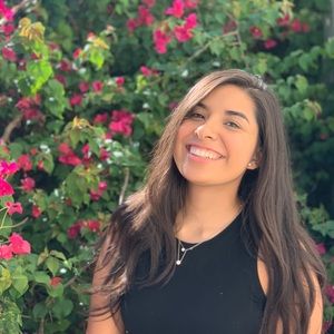 Meet your Posher, Alejandra